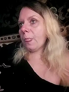 Lana-murr online show from 12-16-25, 09:02