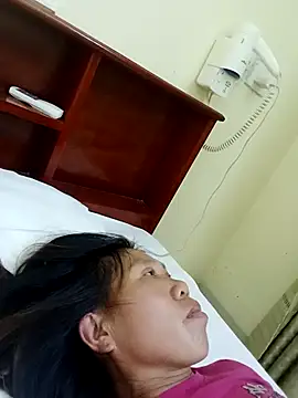 bella-la online show from 11-17-25, 02:21