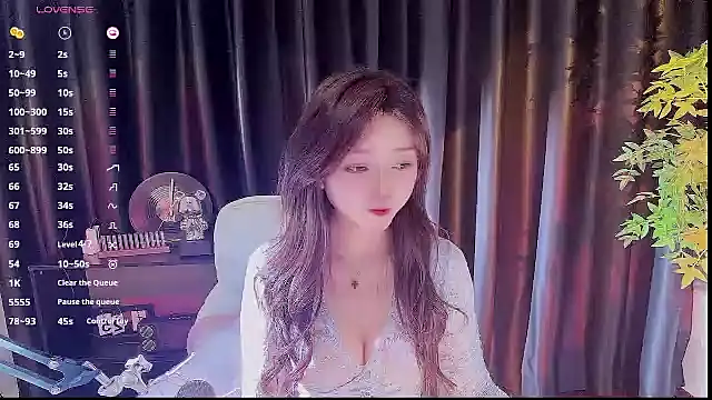 Yiluo95 online show from 11-09-25, 05:39