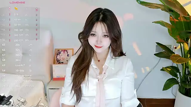 Yiluo95 online show from 06-24-26, 04:38