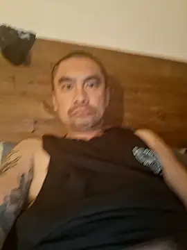 Stronggdragon85 online show from 05-09-26, 04:54