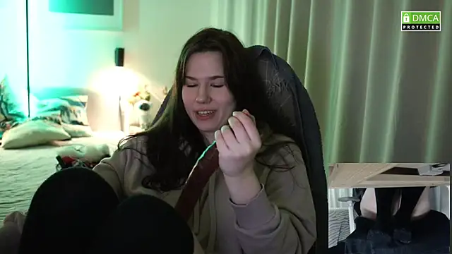 girl u never met online show from 11-15-25, 05:28