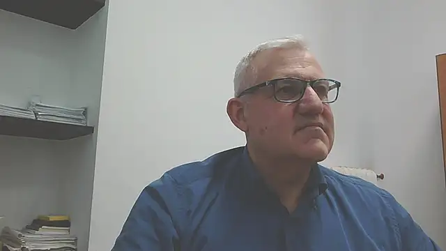 Snapshot of Diegoriv71 chatting on 12-18-25, 01:26 Diegoriv71 online show from 12-18-25, 01:26