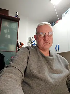 Snapshot of Diegoriv71 chatting on 01-16-26, 02:10 Diegoriv71 online show from 01-16-26, 02:10