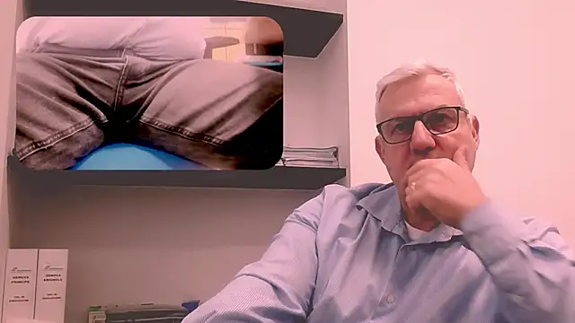 Snapshot of Diegoriv71 chatting on 02-13-26, 11:54 Diegoriv71 online show from 02-13-26, 11:54