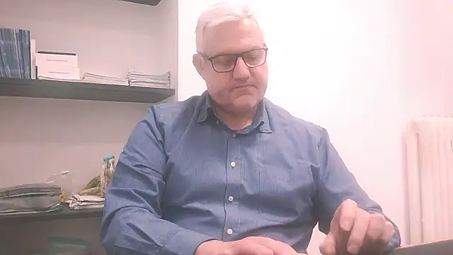 Snapshot of Diegoriv71 chatting on 02-05-26, 01:29 Diegoriv71 online show from 02-05-26, 01:29