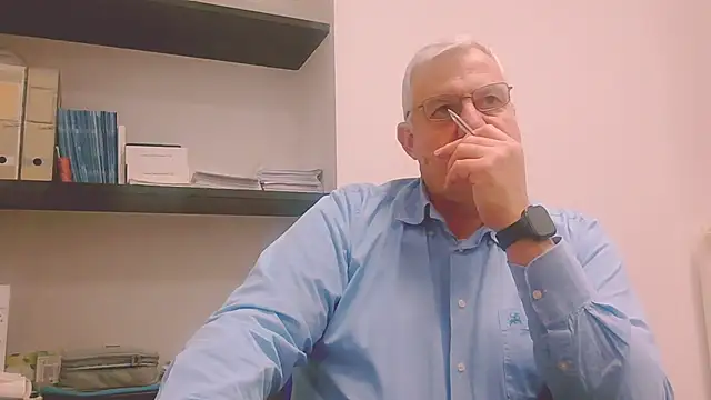 Snapshot of Diegoriv71 chatting on 02-11-26, 11:54 Diegoriv71 online show from 02-11-26, 11:54