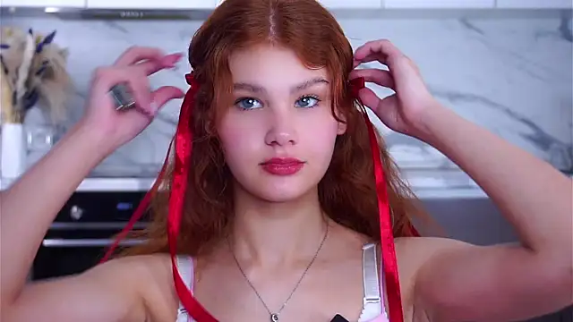 YettaCalabria online show from 12-16-25, 12:09