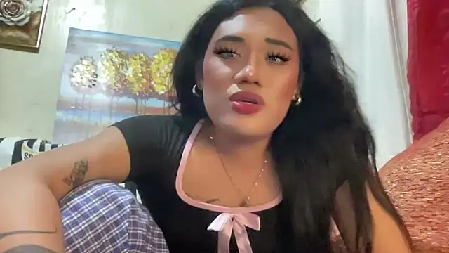 untouchable mia online show from 11-30-25, 02:40