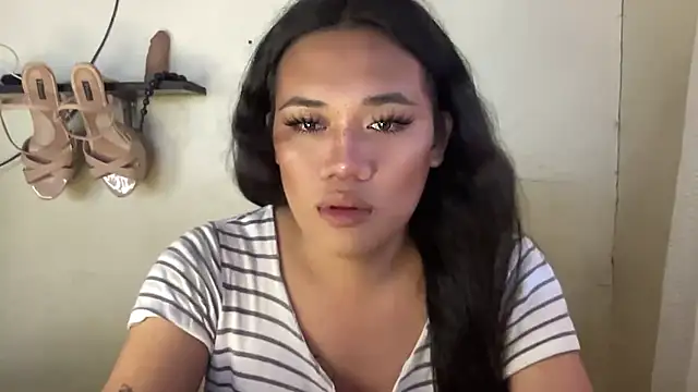 untouchable mia online show from 12-21-25, 04:47