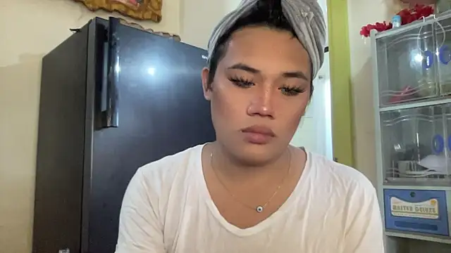 untouchable mia online show from 01-06-26, 04:49