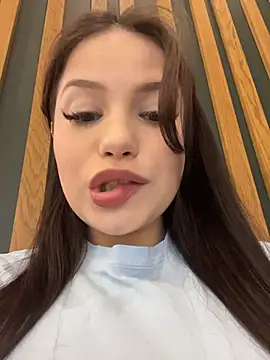 Kissy Moon online show from 11-07-25, 03:16