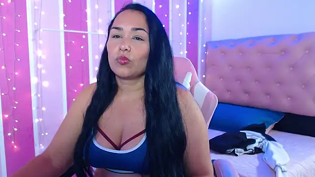 Snapshot of stacy_mg chatting on 10-27-25, 02:18 stacy mg online show from 10-27-25, 02:18