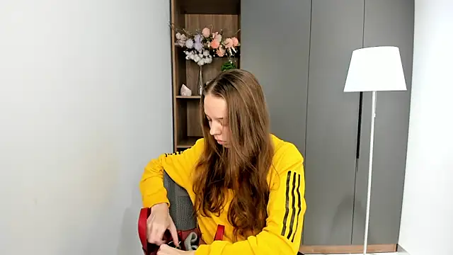 Snapshot of CorazonKlann chatting on 10-28-25, 11:42 CorazonKlann online show from 10-28-25, 11:42