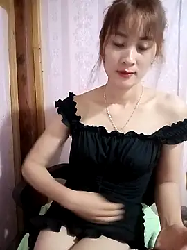 Em xinh01 online show from 05-16-26, 12:48