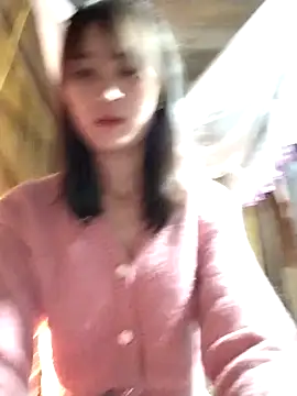 Em xinh01 online show from 12-18-25, 01:48