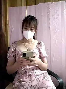 Em xinh01 online show from 04-14-26, 01:49