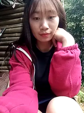 Snapshot of Linh_sexy98 chatting on 05-08-26, 08:18 Linh sexy98 online show from 05-08-26, 08:18