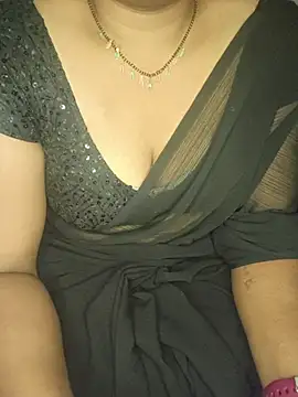 shreyareddy99 online show from 11-08-25, 12:52