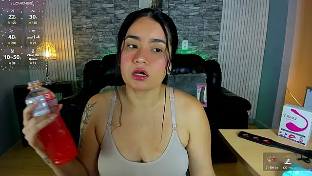 Amber Smitt19 online show from 12-17-25, 12:43