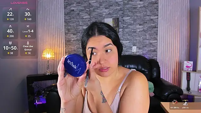 Amber Smitt19 online show from 11-14-25, 01:48