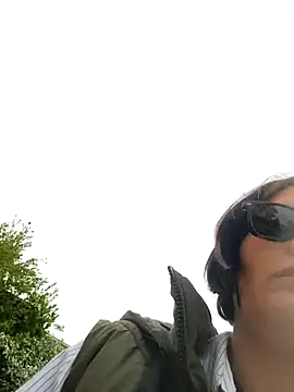 Piediniecollant online show from 04-13-26, 10:19