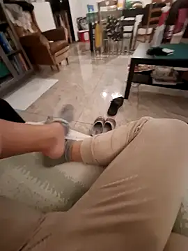 Snapshot of Piediniecollant chatting on 10-30-25, 04:26 Piediniecollant online show from 10-30-25, 04:26