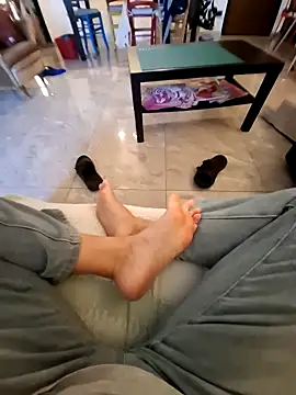 Piediniecollant online show from 11-04-25, 07:01