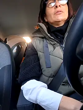 Piediniecollant online show from 11-11-25, 06:52