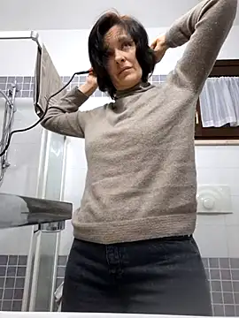 Piediniecollant online show from 12-20-25, 06:16