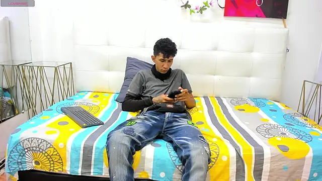 ahsly78alejandro online show from 11-26-25, 04:18