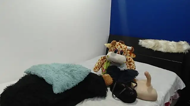 EmmilyConnor online show from 03-18-26, 03:46