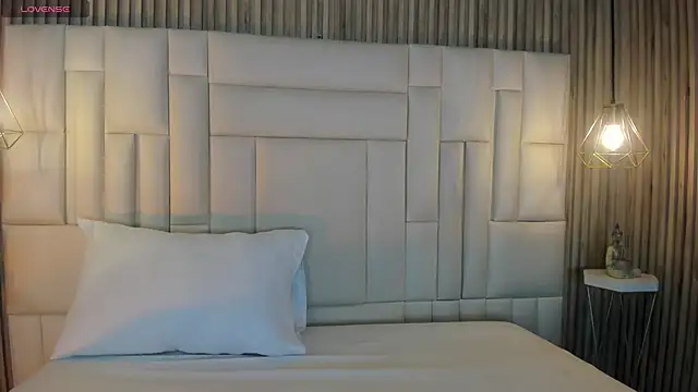 VenuzSofia online show from 12-18-25, 10:35