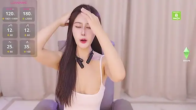 Snapshot of JoJo-ovo chatting on 11-06-25, 11:25 JoJo-ovo online show from 11-06-25, 11:25