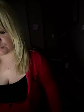 Snapshot of SilverSeductress chatting on 01-16-26, 08:51 SilverSeductress online show from 01-16-26, 08:51