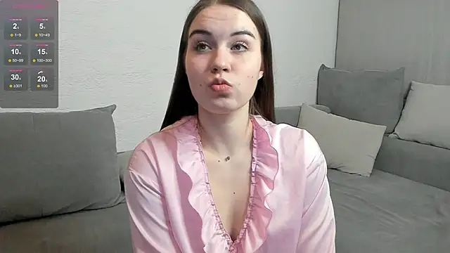 LoreeScialdone online show from 11-12-25, 04:11