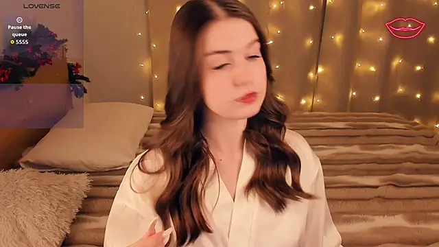 LoreeScialdone online show from 01-12-26, 09:52