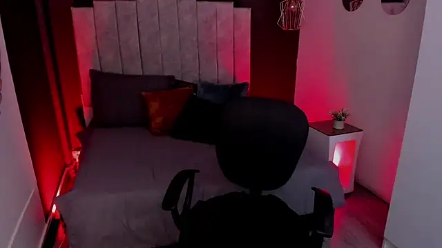 mia jagger online show from 04-02-26, 09:32