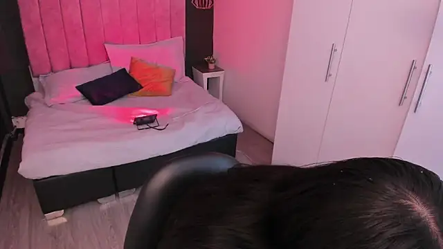 mia jagger online show from 03-16-26, 09:06