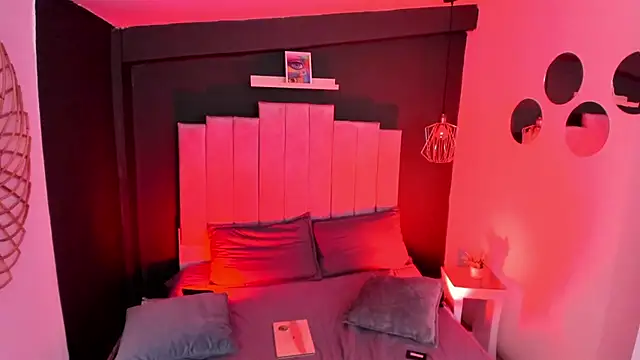 mia jagger online show from 02-18-26, 07:54