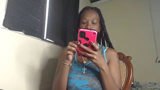 Snapshot of LilithMiller_ chatting on 06-03-26, 07:29 LilithMiller online show from 06-03-26, 07:29