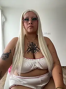 pinkbaddie777 online show from 06-15-26, 04:28