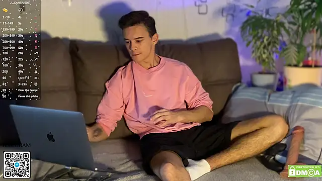 Snapshot of Kevin_Dooo chatting on 10-29-25, 05:50 Kevin Dooo online show from 10-29-25, 05:50