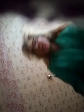 Georgette466 online show from 12-14-25, 08:20