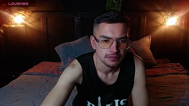 Noah  20 online show from 10-30-25, 01:26