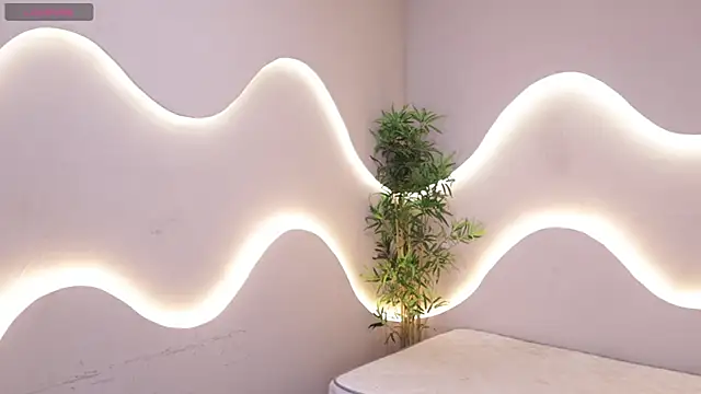 Meganpeach  online show from 12-18-25, 12:42