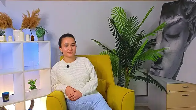 Snapshot of DianVolpe chatting on 10-28-25, 12:04 DianVolpe online show from 10-28-25, 12:04