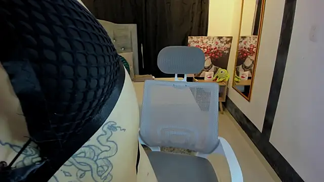 JessiTaylor  online show from 11-05-25, 03:31