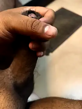 Snapshot of djdick20 chatting on 12-18-25, 04:33 djdick20 online show from 12-18-25, 04:33