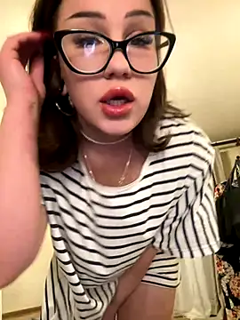 Snapshot of SashaNami chatting on 10-29-25, 11:42 SashaNami online show from 10-29-25, 11:42